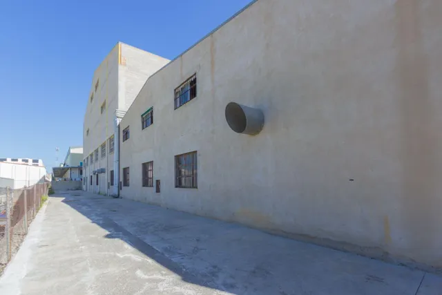 Nave industrial de 1.500 m2 en calle Ciudad de Sevilla — 14