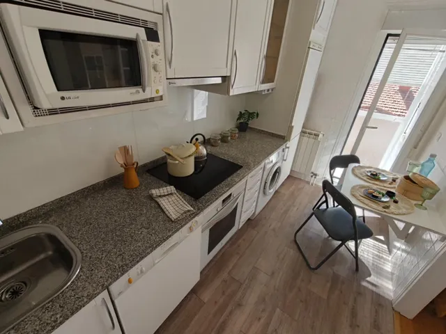 ENAMORATE A UN PESTAÑEO ¡Tu nuevo hogar en Villaobispo te está esperando! ✨ — 24