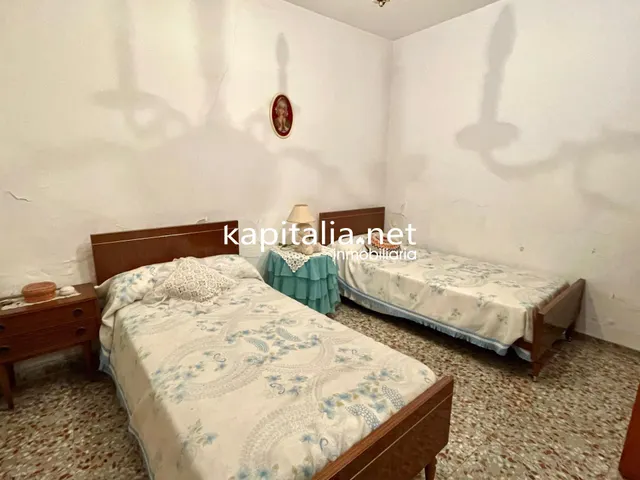 Casa a la venta en Ráfol de Salem. — 25