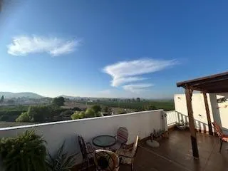 Amplia Propiedad de 3 habitaciones con Vistas a la Montaña — 30