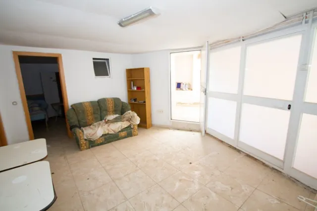 Amplio adosado en esquina en Las Lagunas, Mijas Costa, con 4 dormitorios, terraza, buhardilla y sótano — 30