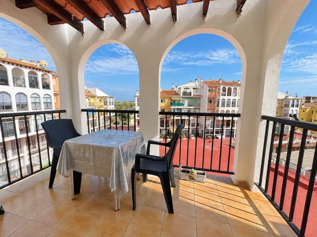 Gran apartamento en Torrevieja: 1 hab, 1 baño — 8