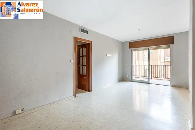 Espacio, luz y comodidad en una vivienda con grandes posibilidades en zona Alcampo — 2
