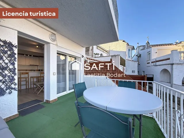 Piso con terraza, licencia turística  Empuriabrava — 3