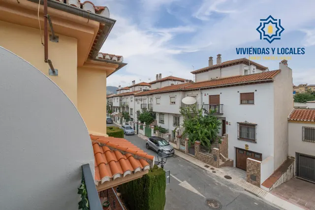 Encantadora Casa Reformada en Ogijares con Vistas y Espacios para Disfrutar — 35