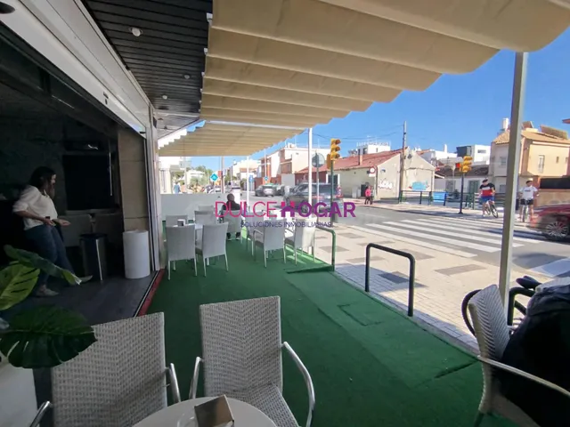 ESPECTACULAR LOCAL COMERCIAL EN EL CORAZON DE PEDREGALEJO - foto 2