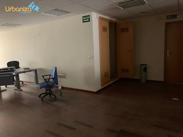 Entreplanta acondicionada en Juan Carlos I — 9