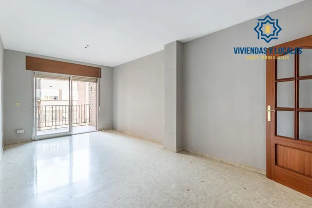 Espacio, luz y comodidad en una vivienda con grandes posibilidades en zona Alcampo — 4