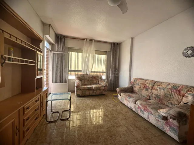 Piso de 4 dormitorios y balcón, en Puerto Lumbreras — 3