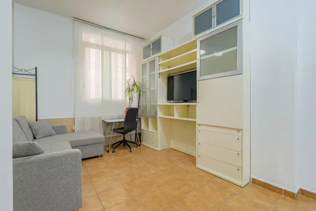 BAJO CON DISTRIBUCIÓN DE VIVIENDA Y PATIO EN GRAU DE VALENCIA — 9