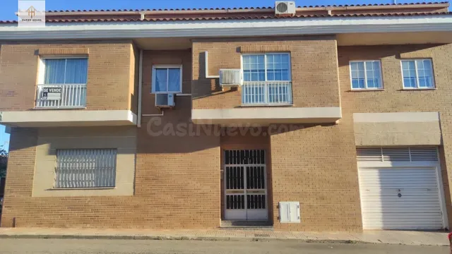 Se VENDE CASA en zona ALDEA MORET
