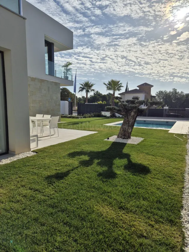 Villas de lujo de obra nueva en Sierra Cortina: tu sueño hec - foto 2