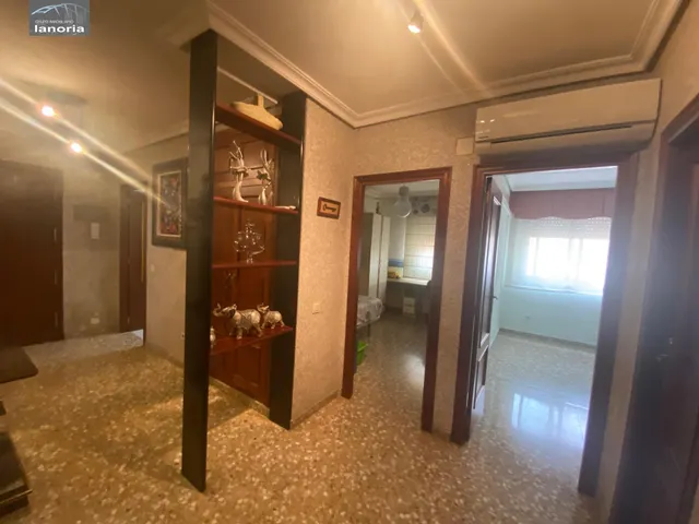 Grupo la Noria VENDE amplio piso SIN ascensor. 4 hab, 2 Baños. Completamente AMUEBLADO y EQUIPADO. — 26