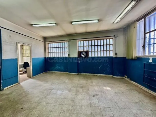 Loft industrial de 140 m2 para estudio creativo u oficina en Poblenou – 259.000 € — 5