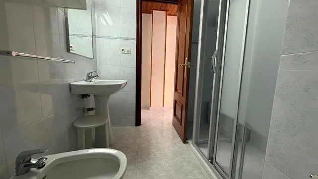 Piso en segunda planta con ascensor, de 94 m2 construidos — 8