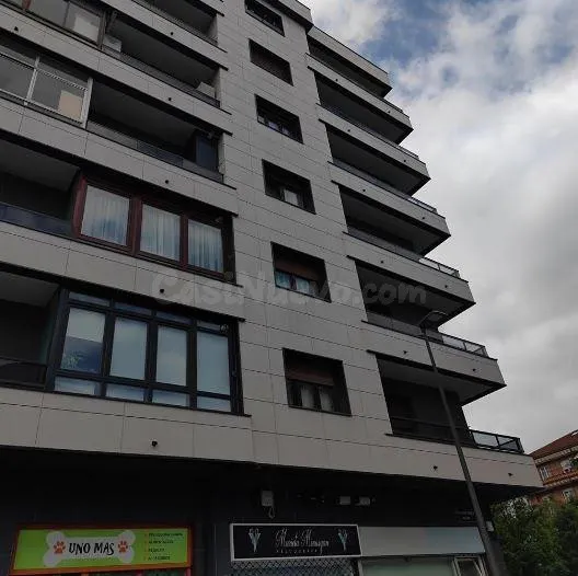 SE VENDE piso OKUPA en C Sebastián Errazu 7 2 B de Irun