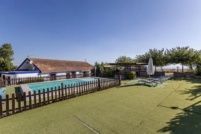 **NEGOCIO CONSOLIDADO DE EVENTOS Y ALOJAMIENTO TURÍSTICO EN UNA ESPECTACULAR FINCA ANDALUZA CERCA DE GRANADA** — 34