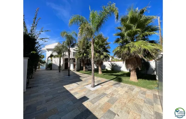 VILLA CERCA DE LA PLAYA CON AMARRE - foto 3