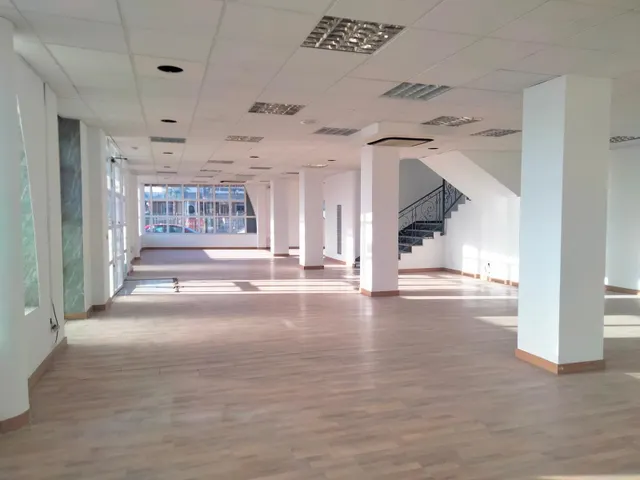 Espectacular local comercial de 420 m2 en una ubicación estr