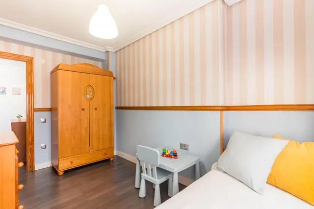 Casa con garaje de 106 m2, buhardilla y 3 plantas en el centro de molina — 16