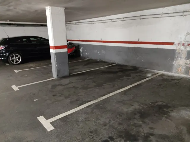 Plaça de parking de cotxe - Carrer de Nació — 3