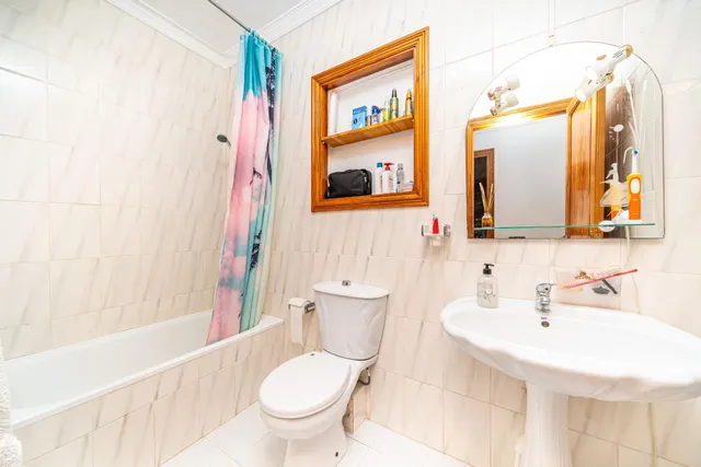 Chalet con amplio jardín y posibilidad de doble vivienda — 24