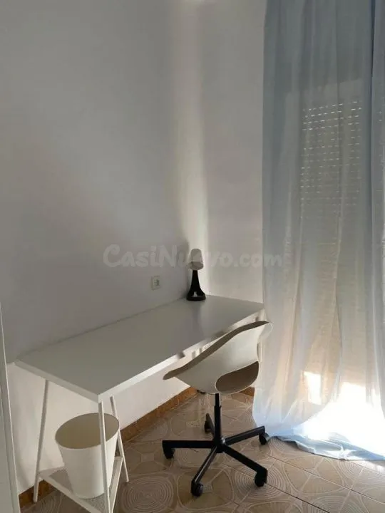 Piso para estudiantes en La Chana (Calle Sagrada Familia) – 4 habitaciones exteriores, aire acondicionado y muy luminoso (REF: DLR 870) — 13