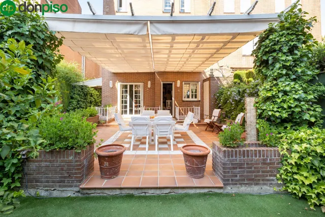 CHALET ADOSADO EN URBANIZACIÓN ADORATRICES — 14