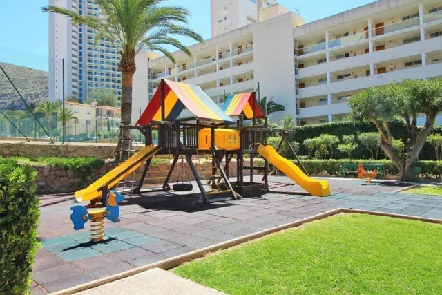 Apartamento reformado con 1 dormitorio en zona Rincon de Loix — 28