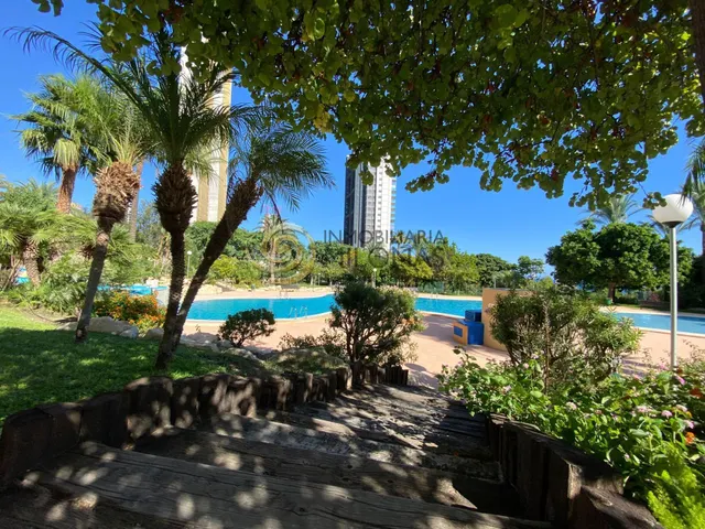 Piso de 4 dormitorios en el corazón de la Playa de Poniente, perfecto para ti y tu familia. — 21
