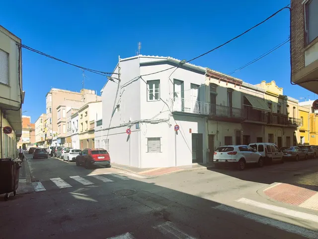 Amplia y luminosa casa reformada en zona llombai, Burriana — 33