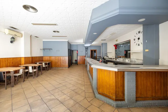 LOCAL COMERCIAL DE 106 m2 EN VENTA EN GRANADA — 7