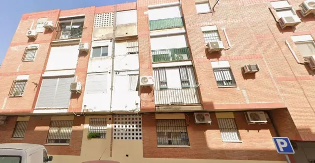 SE VENDE PISO OKUPADO en Calle BERNARDO DE LOS LOBITOS Nº 1 