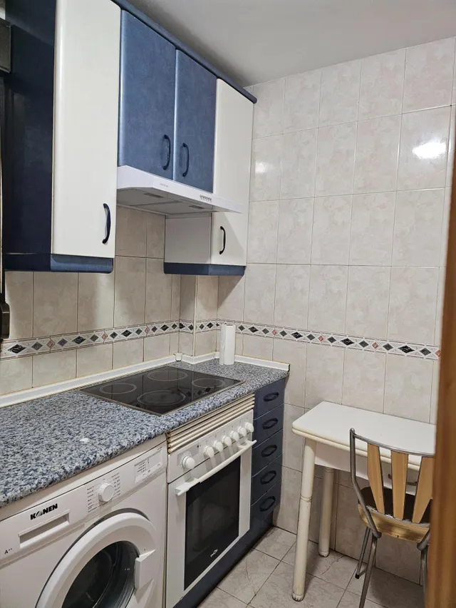 Vivienda de dos dormitorios en alquiler en Torrecaballeros. — 23