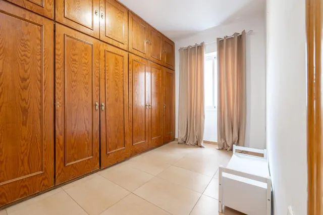 Piso de 87 m2 con 3 dormitorios en Pedro Antonio de Alarcón 27, junto a Recogidas — 35