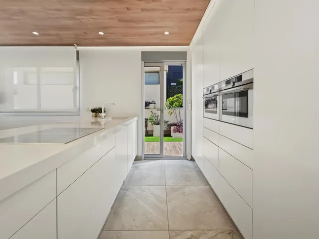 Villa de lujo con vistas al mar en Aguamarina, a 200 metros de la playa — 11