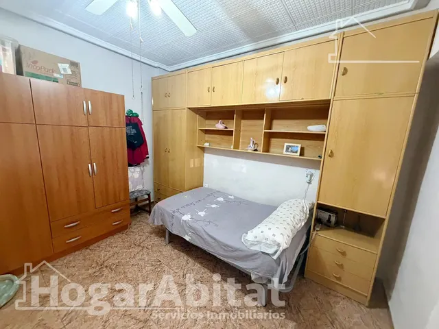 ¡En buena zona! Casa amplia y luminosa con gran terraza y balcón — 26