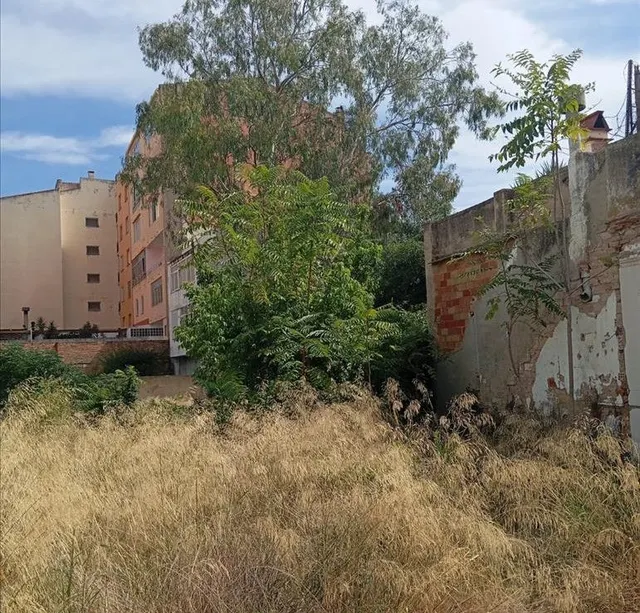 Solar urbano edificable en Figueres — 18