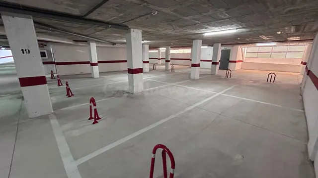 PLAZAS DE GARAJE EN ALQUILER – CALLE LÉRIDA, SANTA POLA - foto 3
