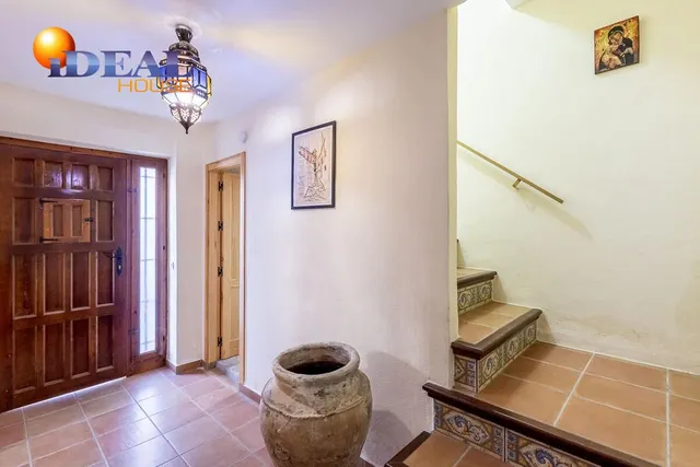 GR3929 - Alhama de Granada - Casa de pueblo reformada con patio delantero y azotea — 3