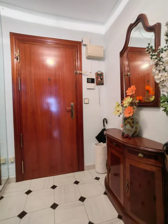 AMPLITUD, TERRAZA Y UBICACIÓN A POCOS MINUTOS DE LA PLAYA — 34