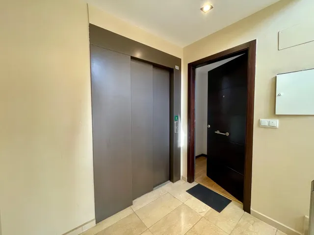 PISO LINEA MODERNA — 12