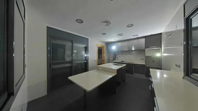 Gran casa con garaje y piscina - foto 3