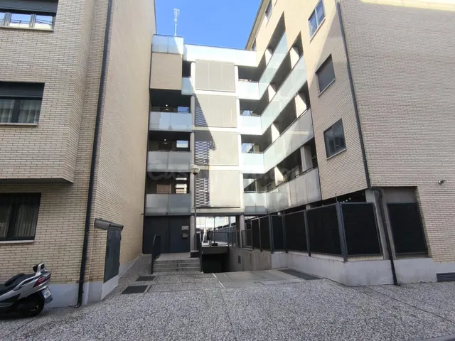 Se vende en cesión de remate Piso en cuarte de Huerva, dos dormitorios, dos baños. Garaje y Trastero incluidos. Piscina comunitaria. — 3