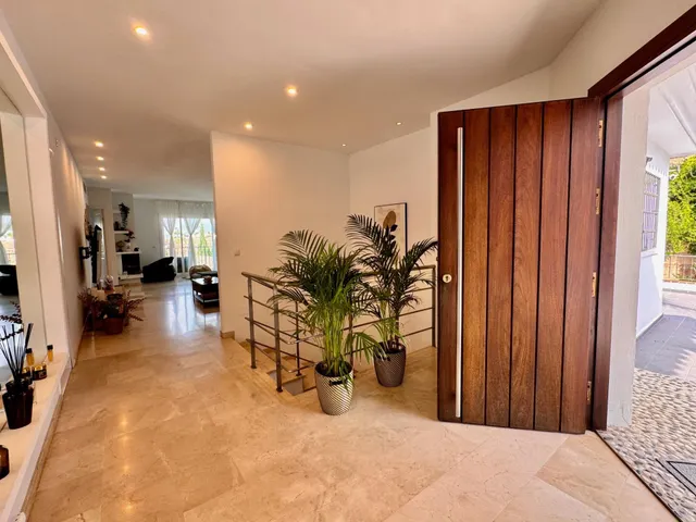 Chalet Independiente de Lujo en Benalmádena – Privacidad, Naturaleza y Vistas al Mar — 6