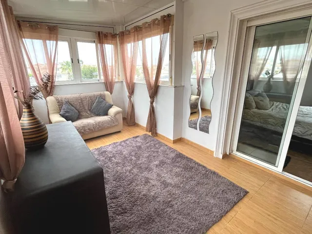 Villa independiente totalmente renovada con apartamento independiente y piscina en La Zenia!!! — 33