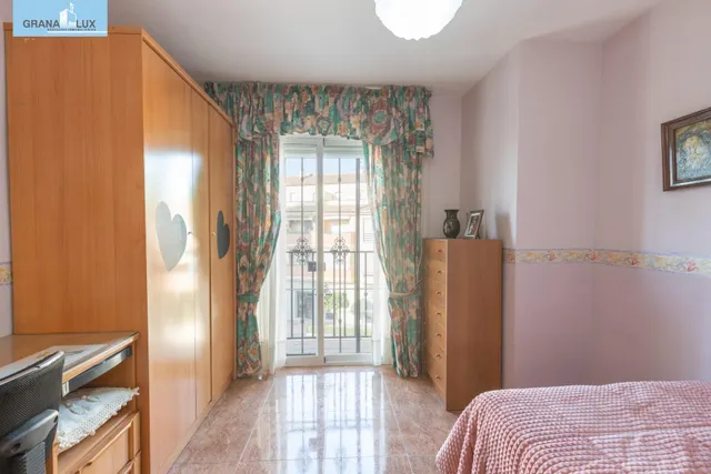 Casa independiente a 5 minutos de Granada en buen estado para entrar a vivir — 49