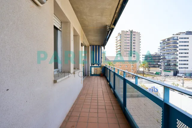 Piso de 3 habitaciones con parking junto al Puerto de Badalona — 7