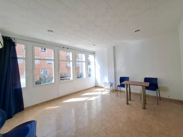 ¡OPORTUNIDAD EN PLENO CENTRO DE BENIDORM! OFICINA EN ALQUILE