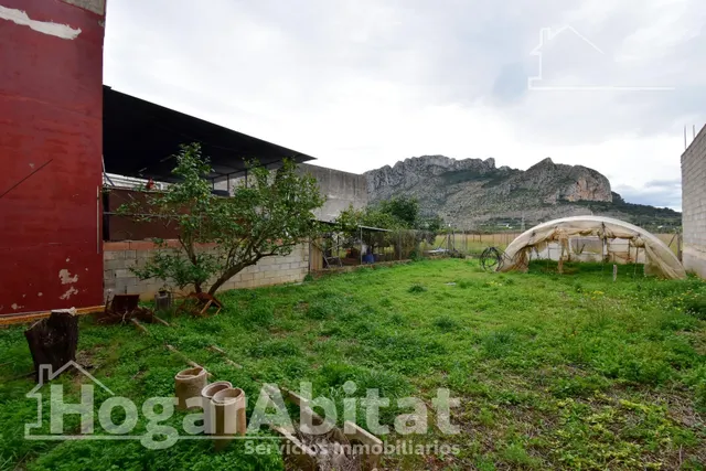 ¡OPORTUNIDAD PARA INVERSORES! GRAN EDIFICIO CON DOS VIVIENDAS INDEPENDIENTES, DOS TERRAZAS Y PARCELA — 9